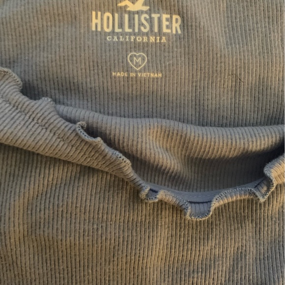 HOLLISTER Crop Top Size Medium - Picture 2 of 2